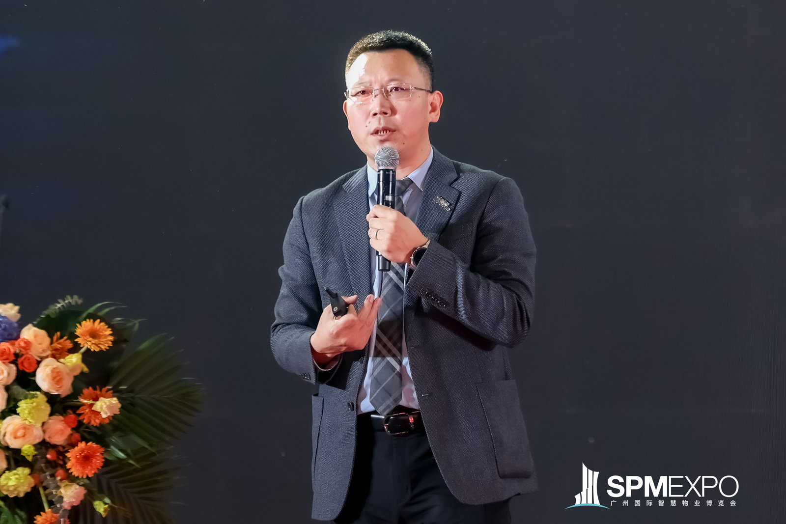 合景悠活王建辉：物业公司的组织结构会更加的扁平化_中国网地产